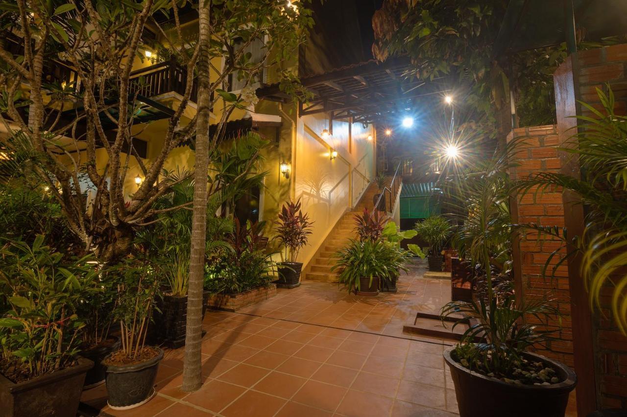 Hotel Ravady D'Angkor Siem Reap Esterno foto